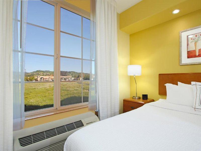 Fairfield Inn & Suites By Marriott Fairfield Napa Valley Area מראה חיצוני תמונה