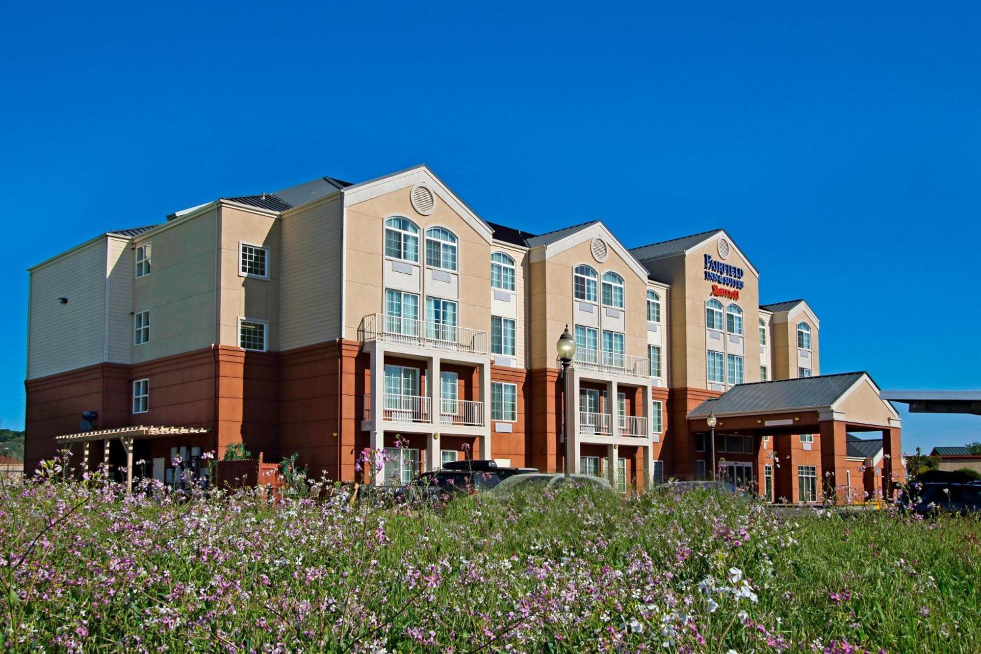 Fairfield Inn & Suites By Marriott Fairfield Napa Valley Area מראה חיצוני תמונה