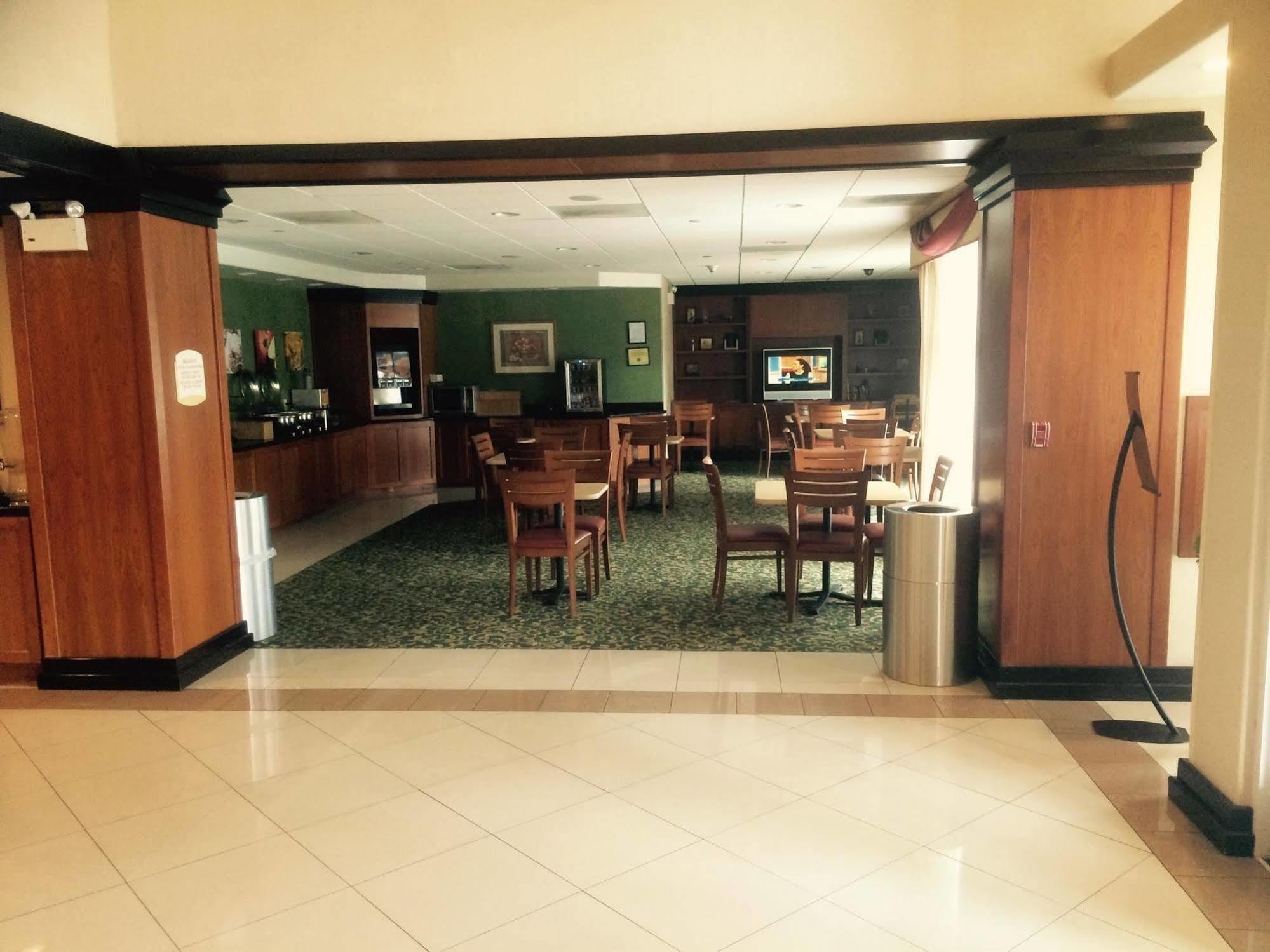 Fairfield Inn & Suites By Marriott Fairfield Napa Valley Area מראה חיצוני תמונה