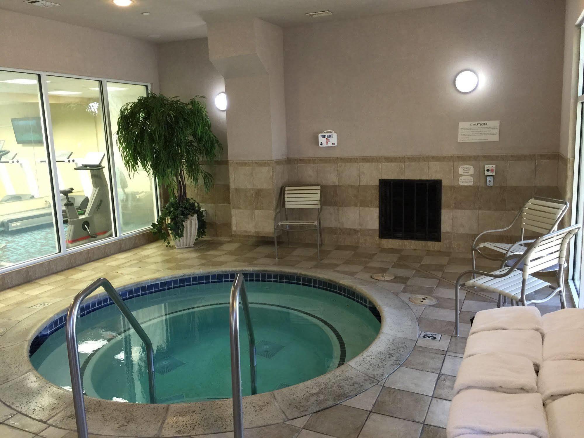Fairfield Inn & Suites By Marriott Fairfield Napa Valley Area מראה חיצוני תמונה