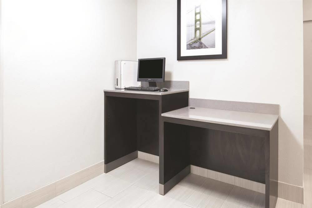 Fairfield Inn & Suites By Marriott Fairfield Napa Valley Area מראה חיצוני תמונה